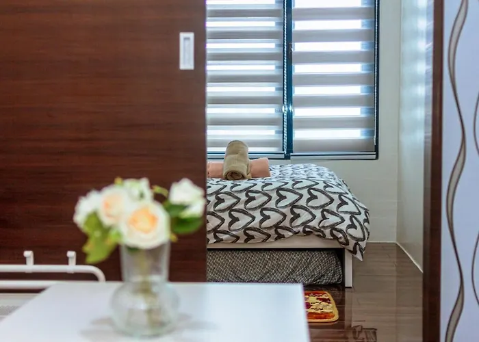 The Zen Escape 1br Makati Swim Gym Park Cook 300mb 5940 *